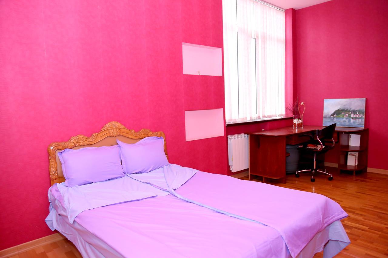 Apartment On 11 Amiryan Street Yerevan Bagian luar foto