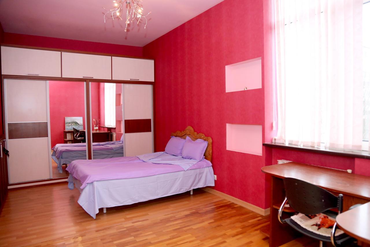 Apartment On 11 Amiryan Street Yerevan Bagian luar foto