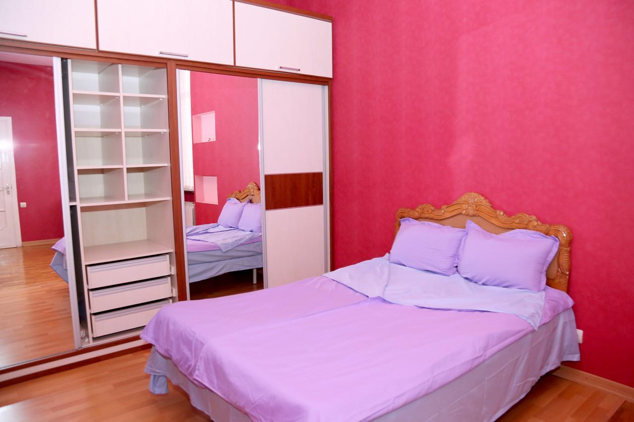 Apartment On 11 Amiryan Street Yerevan Bagian luar foto