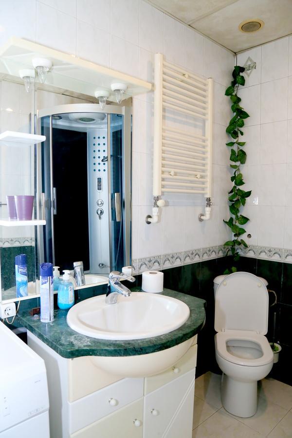 Apartment On 11 Amiryan Street Yerevan Bagian luar foto