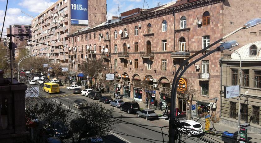 Apartment On 11 Amiryan Street Yerevan Bagian luar foto