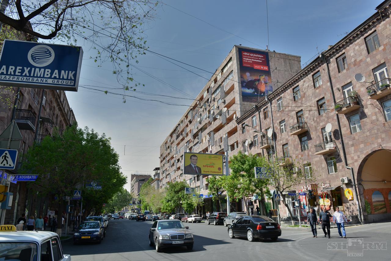 Apartment On 11 Amiryan Street Yerevan Bagian luar foto